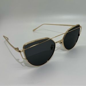 Aviator-like Gold Sunglasses